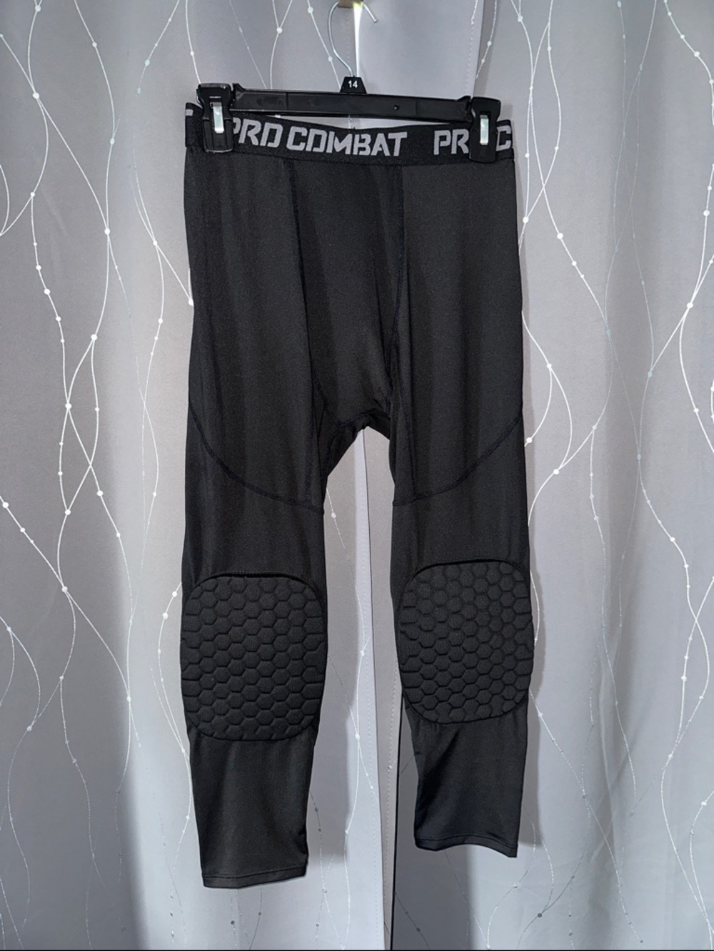 👙Pro Combat Men’s Large Black Athletic Compression Tights Capri Pants